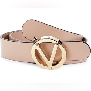 Never worn. New condition.  Valentino Giusy belt in Rose.